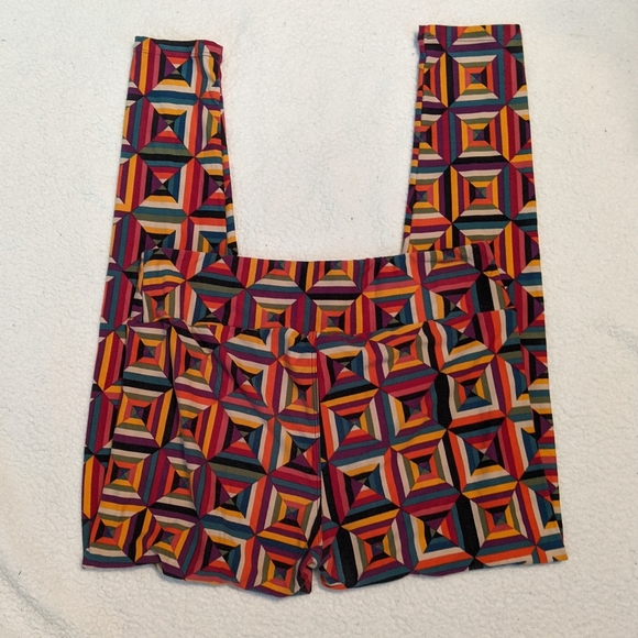 Tall and curvy - Picture 3 of 4